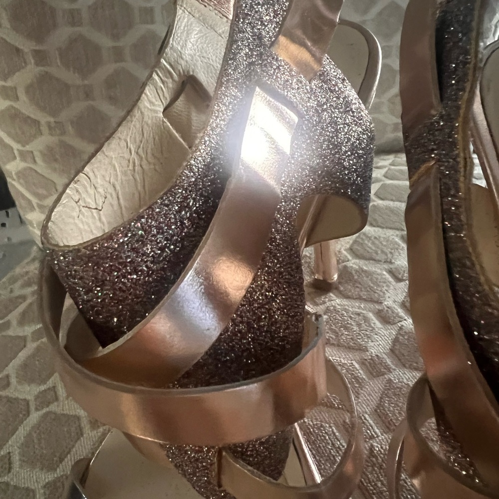 Vera Wang Metallic Rise-Gold Garmin Strappy Glitter Heels Size 9.5 - Picture 10 of 16